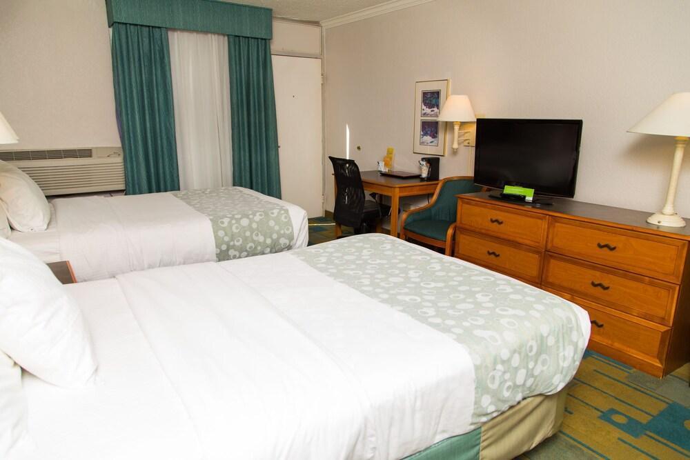 Days Inn By Wyndham Del Rio Extérieur photo