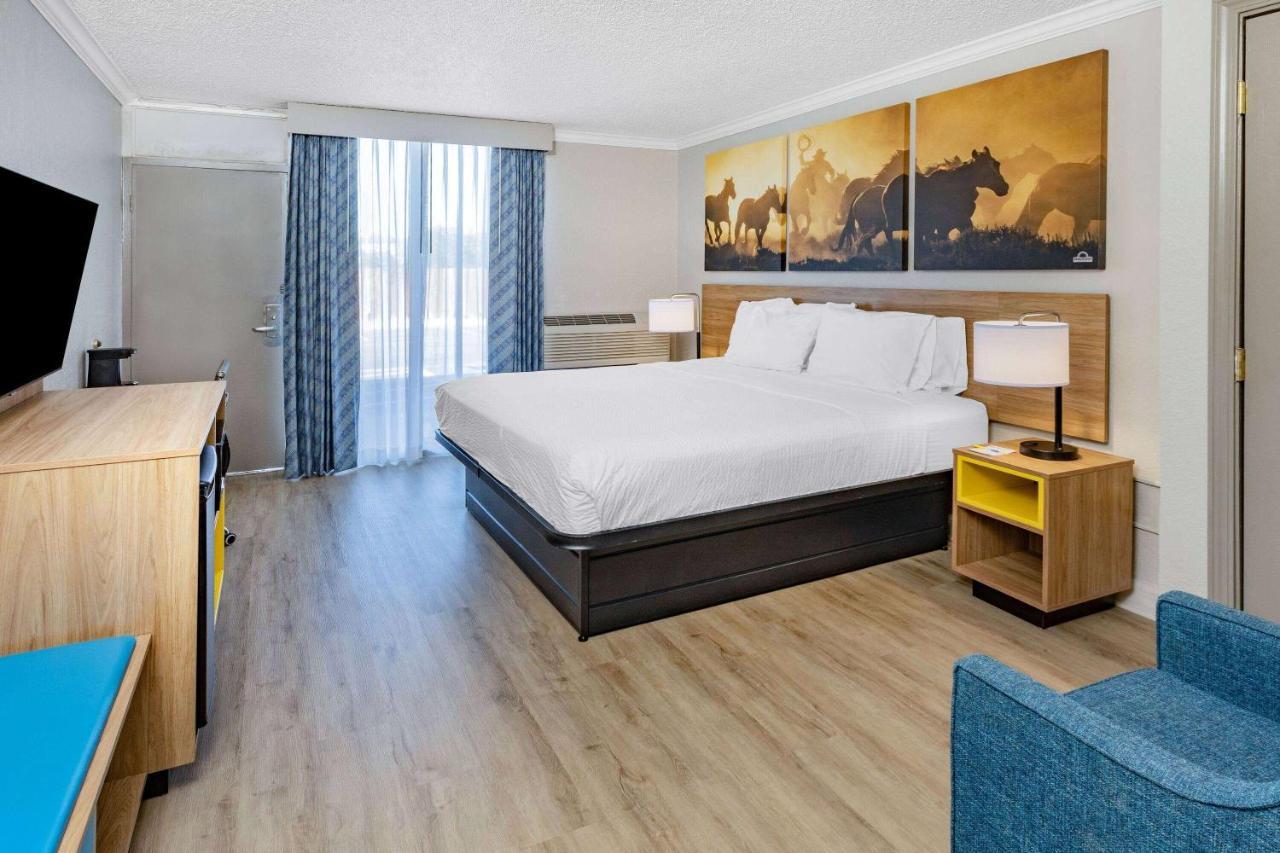 Days Inn By Wyndham Del Rio Extérieur photo